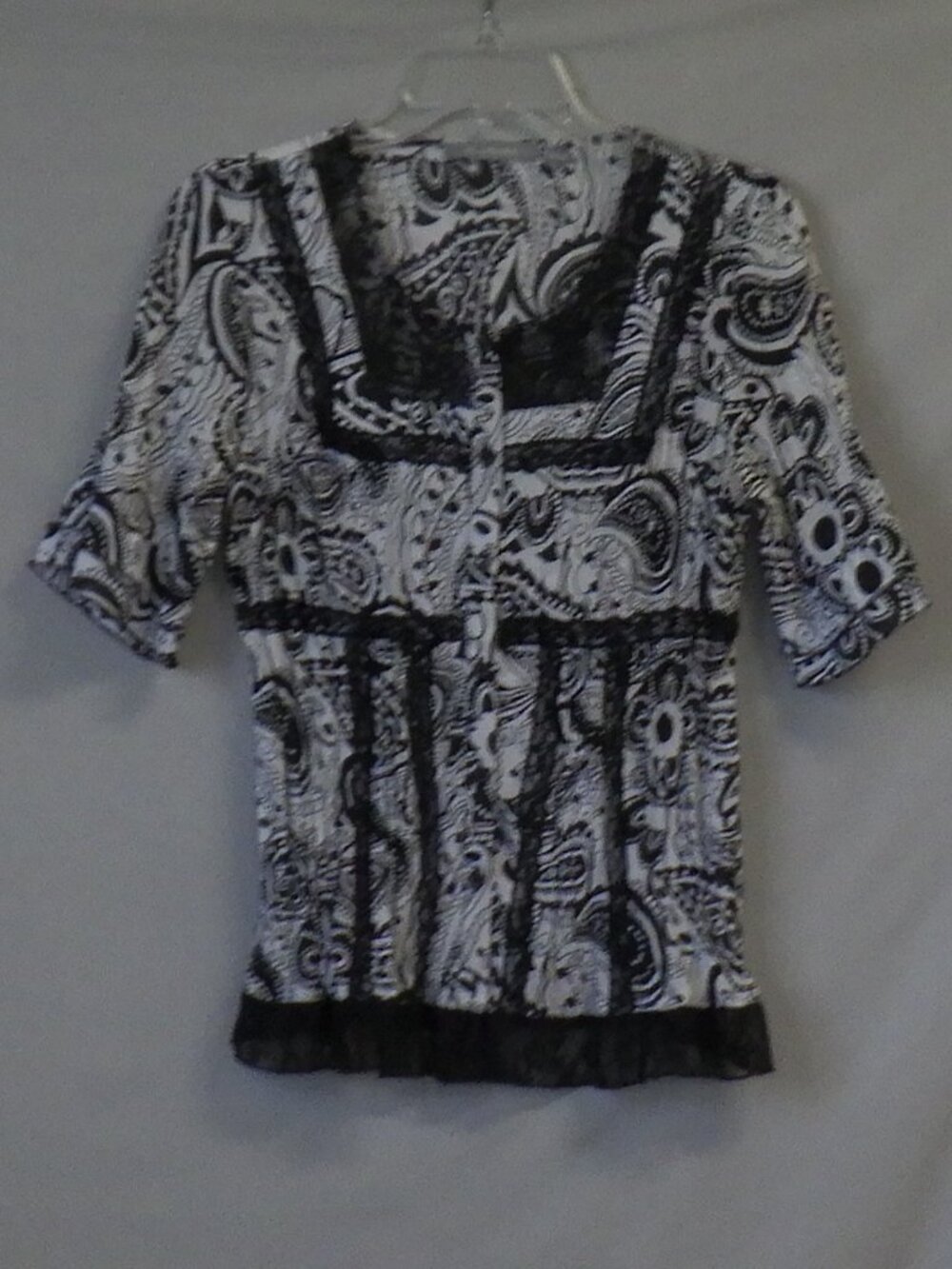 NY Collection Black and White Paisley Print Top with Lace Detail